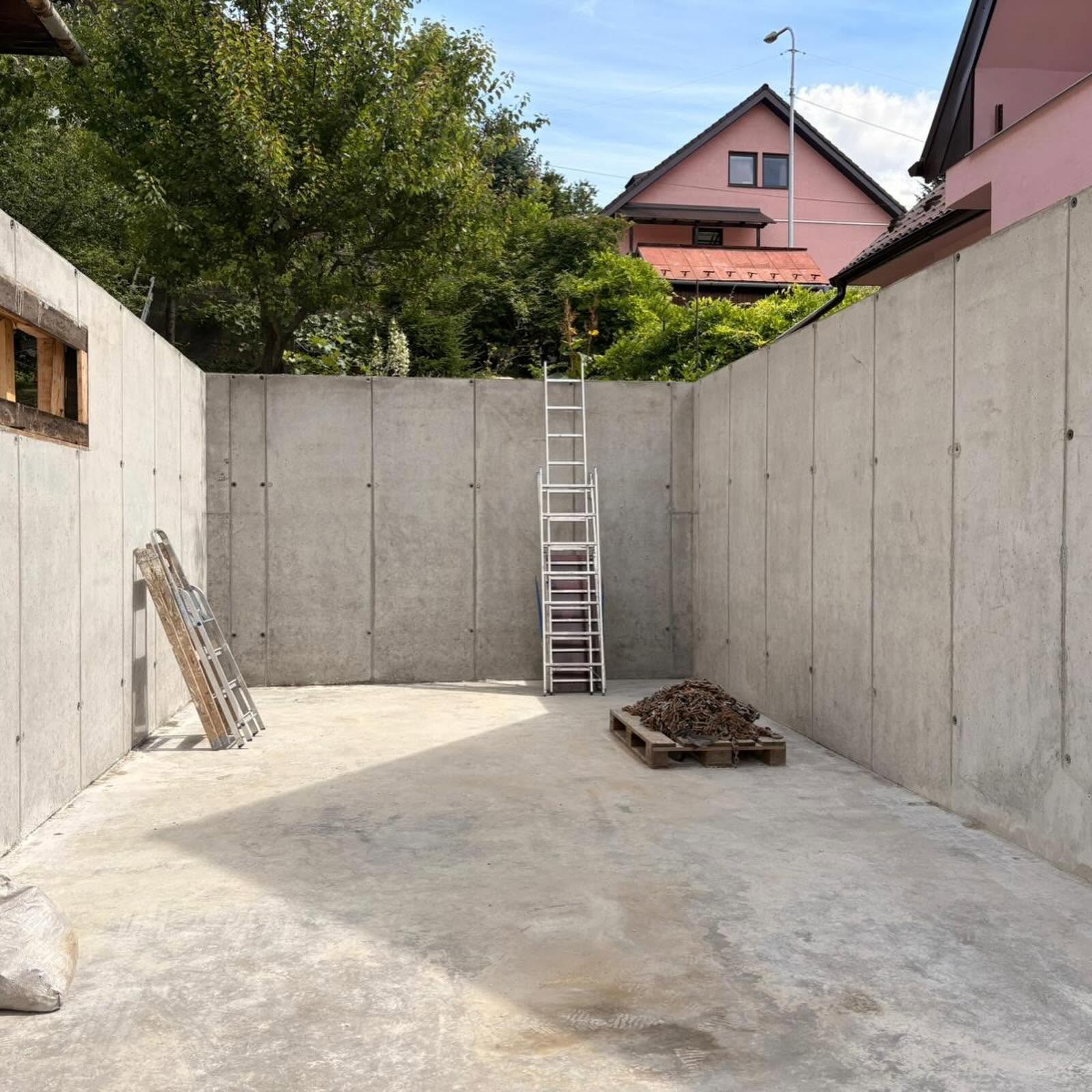 Monolitická betónová konštrukcia — garáž